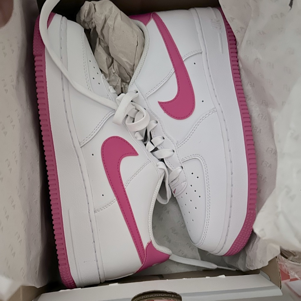 6.5Y Girls/Woman’s Air Force 1’s